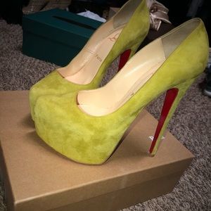 Christian Louboutin Daffodile